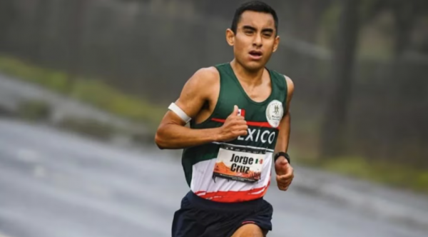 Quién es Jorge Luis Cruz, el mexicano que impuso un nuevo récord nacional en el Maratón de Chicago